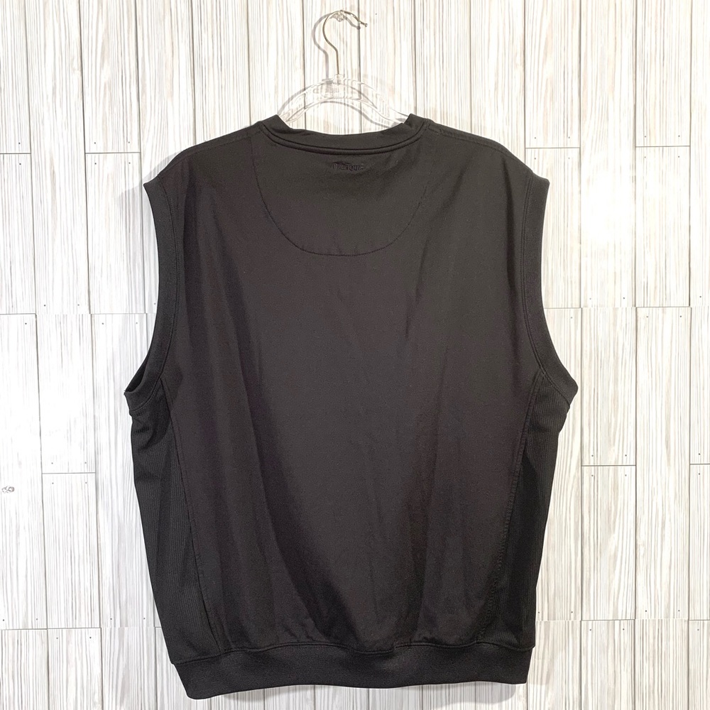 Sleeveless Golf Top - Picture 2 of 3